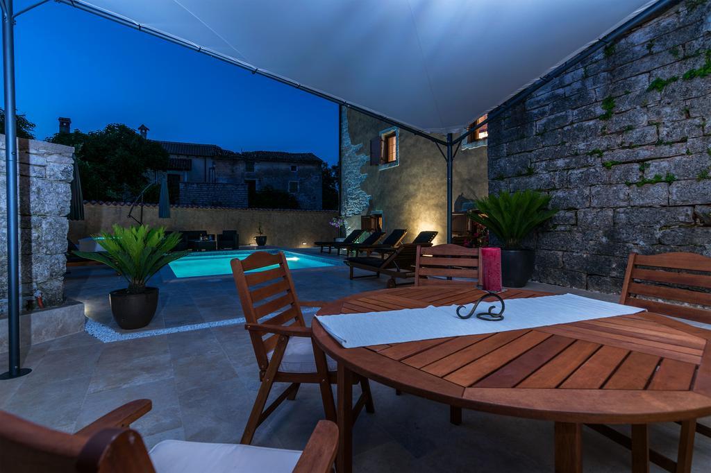 Villa Sagri - Heated Pool Žagrići エクステリア 写真