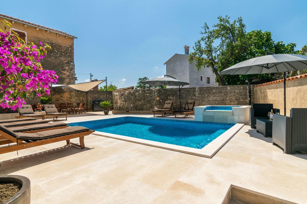 Villa Sagri - Heated Pool Žagrići エクステリア 写真